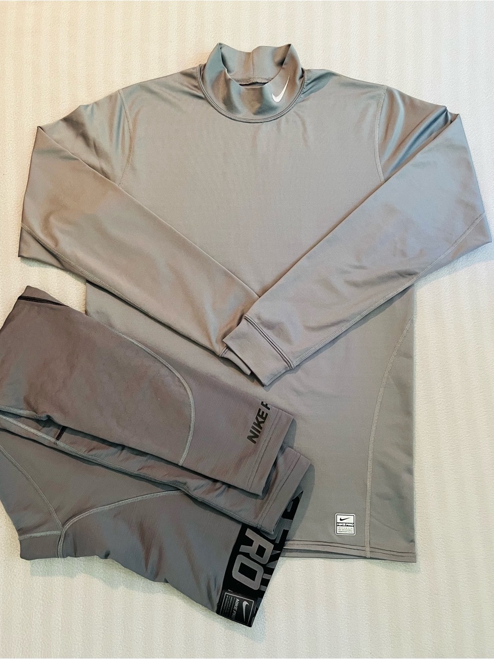 Nike Men’s Gray Long-Sleeve Rash Guard /Rash guard botoms XL/XXL